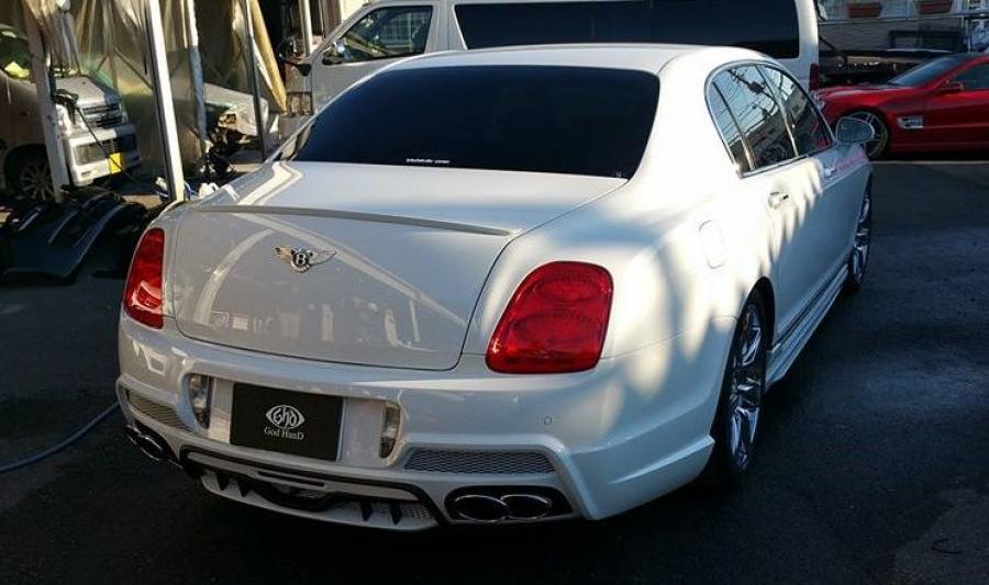  Bentley Flying Spur by Wald & God Hand 2016 года  (фото 2 из 3)